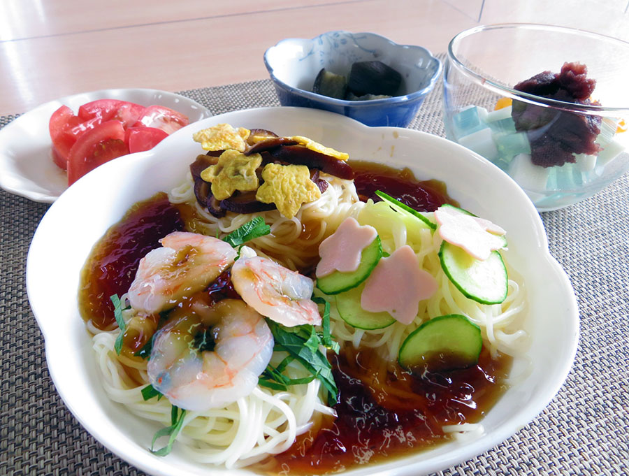 彩り豊かなそうめん