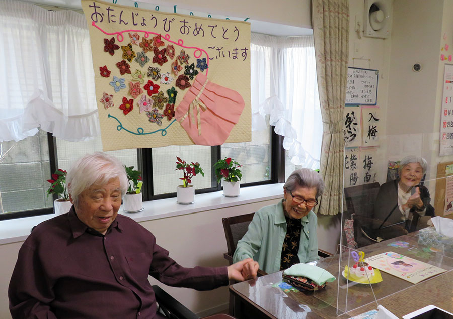 ご夫婦での誕生日会の様子